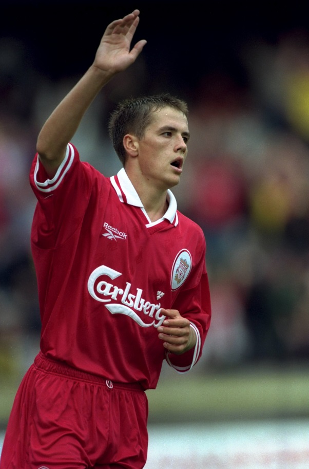 リヴァプールvsユナイテッド！最強かっこいい“赤”ユニフォーム10選｜写真21