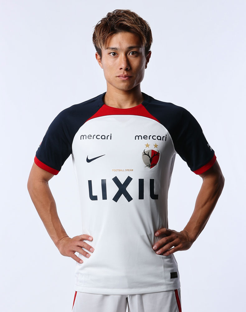 鹿島アントラーズ、2024新ユニフォームを発表！過去のユニを“再構築”したモダンなスタイル｜写真5