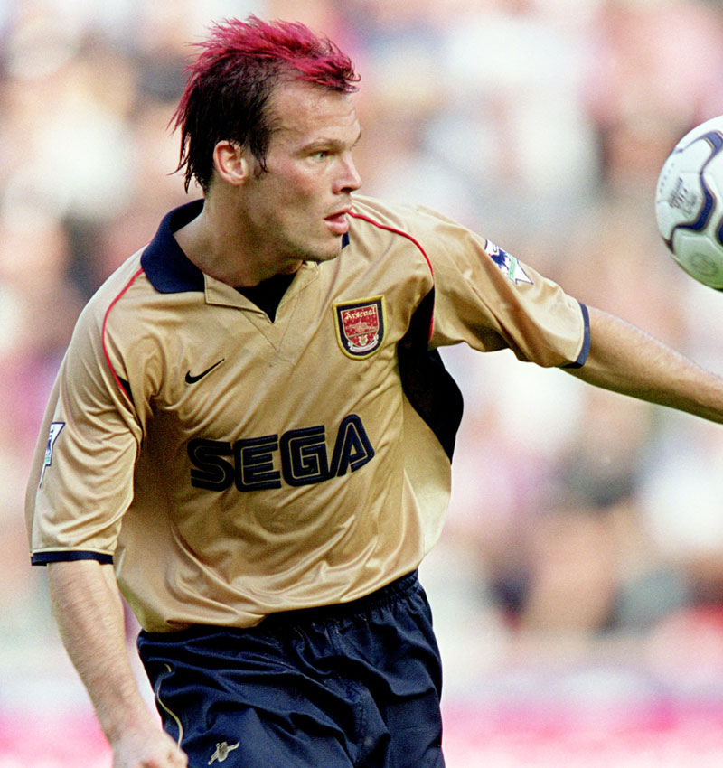 12/3はプレステの日！胸ロゴが「TVゲームのユニフォーム」10選｜写真8