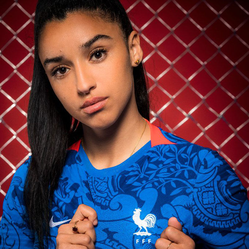 フランス女子代表、2022新ユニフォームを発表！ホームは「レトロ花柄」｜写真7