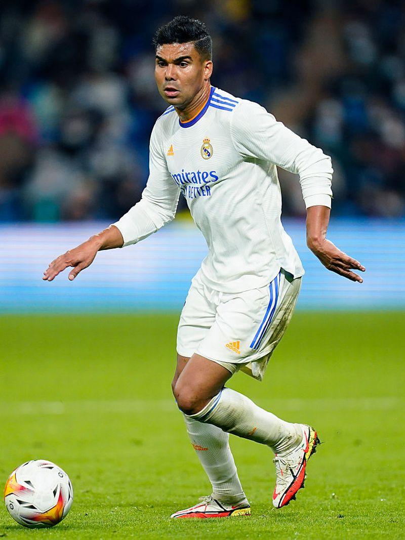 今世界で輝く「最高の守備的MF」TOP6｜写真2