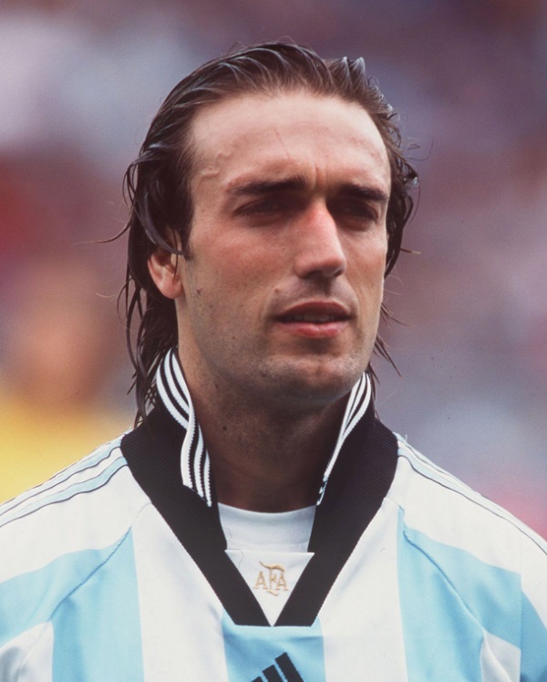 「襟立て」でユニフォームを着こなした5人｜写真5