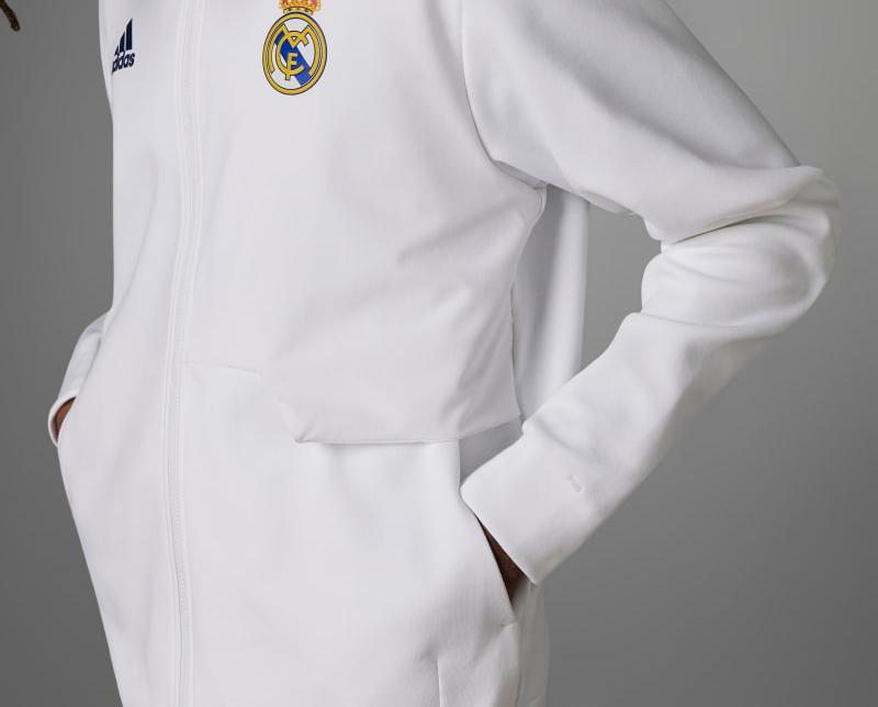 レアル・マドリー、最新の「adidasトレーニングウェア」が登場！大胆な“プレマッチ”は要チェック｜写真14
