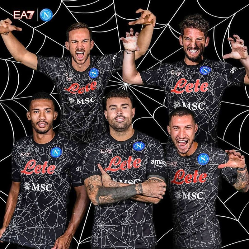 ナポリ、ちょっと不気味な「ハロウィン限定ユニフォーム」を発表！｜写真6
