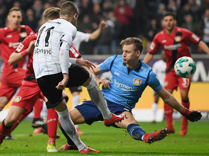 9戦負けなしでジワジワ浮上！レヴァークーゼンの2017‐18ユニフォーム｜写真13