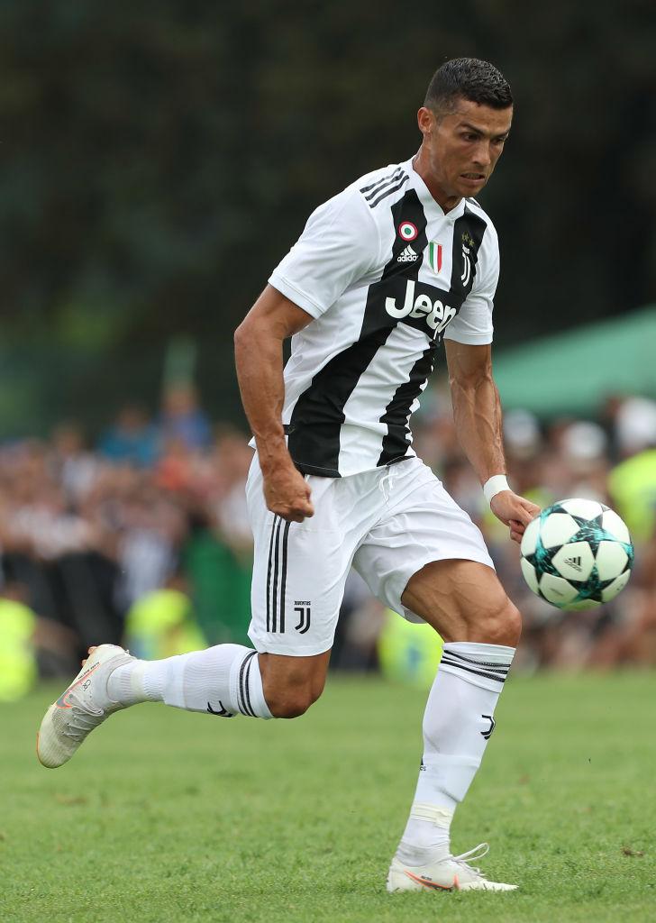 サッカーの歴史上「給料総額が最も高い契約」の選手、TOP7｜写真3