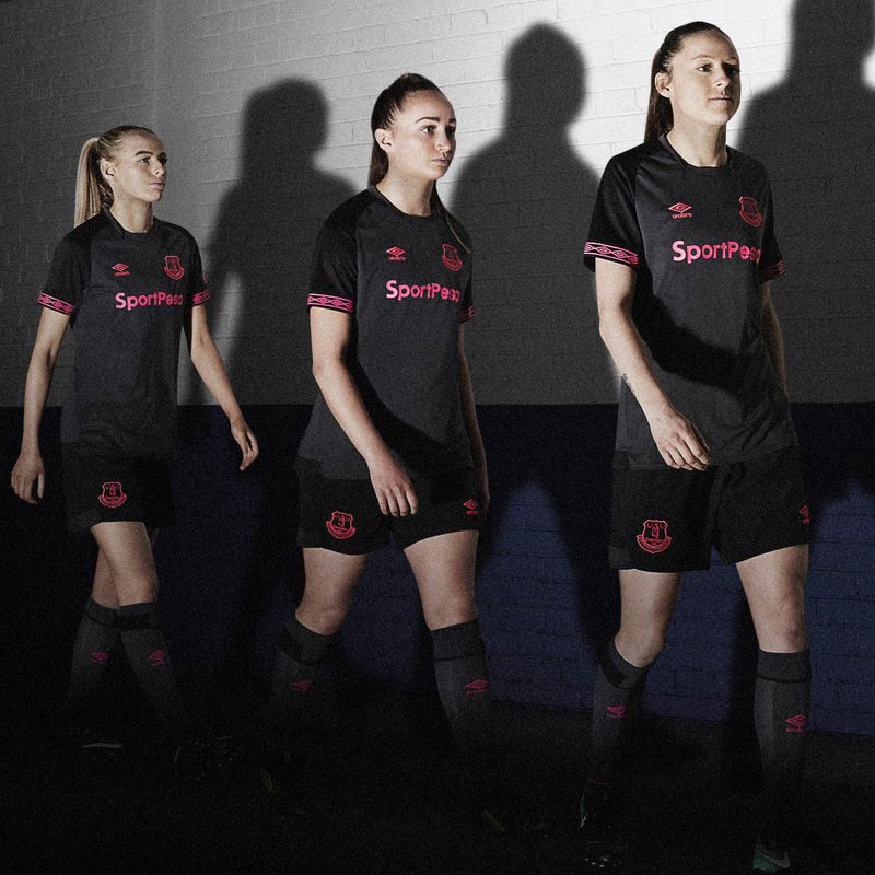 エヴァートン、ピンクが色鮮やかな2018-19アウェイユニフォームを発表！｜写真5