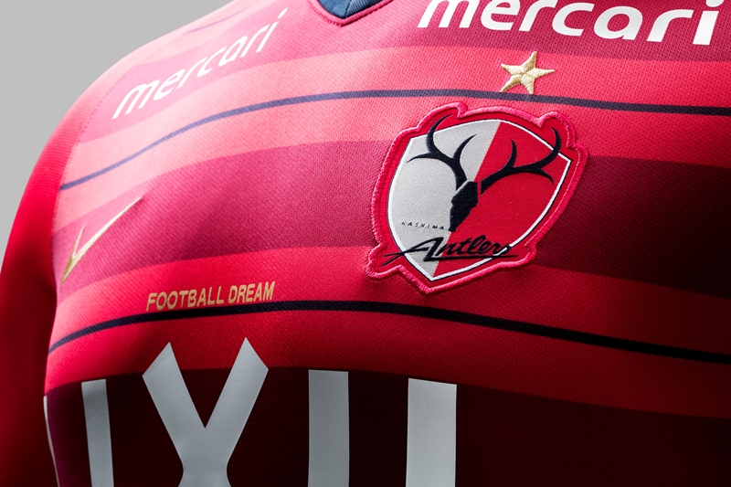 鹿島アントラーズ、2018新ユニフォームを発表！鎖骨スポンサーは「メルカリ」｜写真6