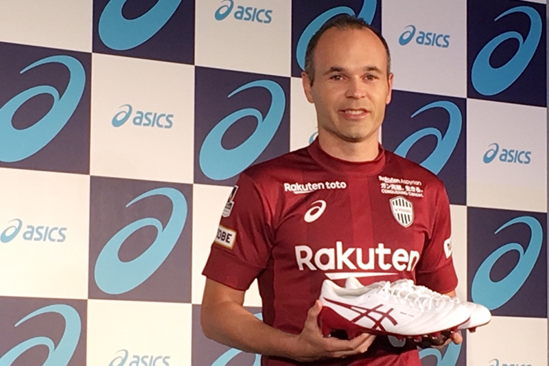 イニエスタが履くASICSの『DSライト X-FLY 4』ってどんなスパイク？｜写真5