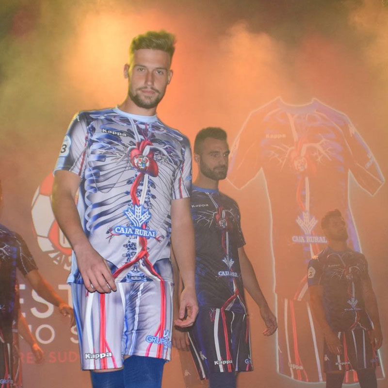 真夏に贈る「デザインが暑苦しいユニフォーム」8選｜写真6