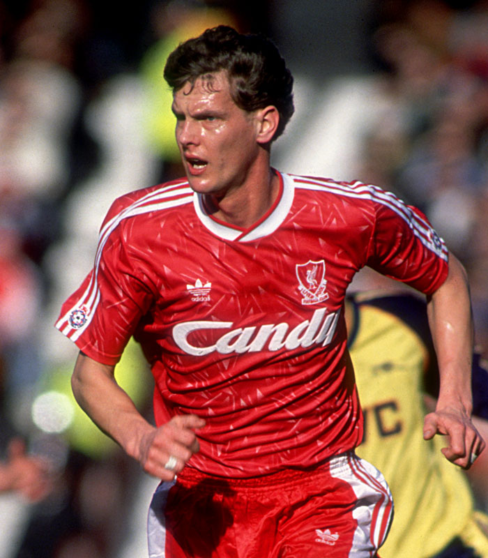 日本企業も！南野が移籍のリヴァプール、歴代「ユニスポンサー」まとめ｜写真4