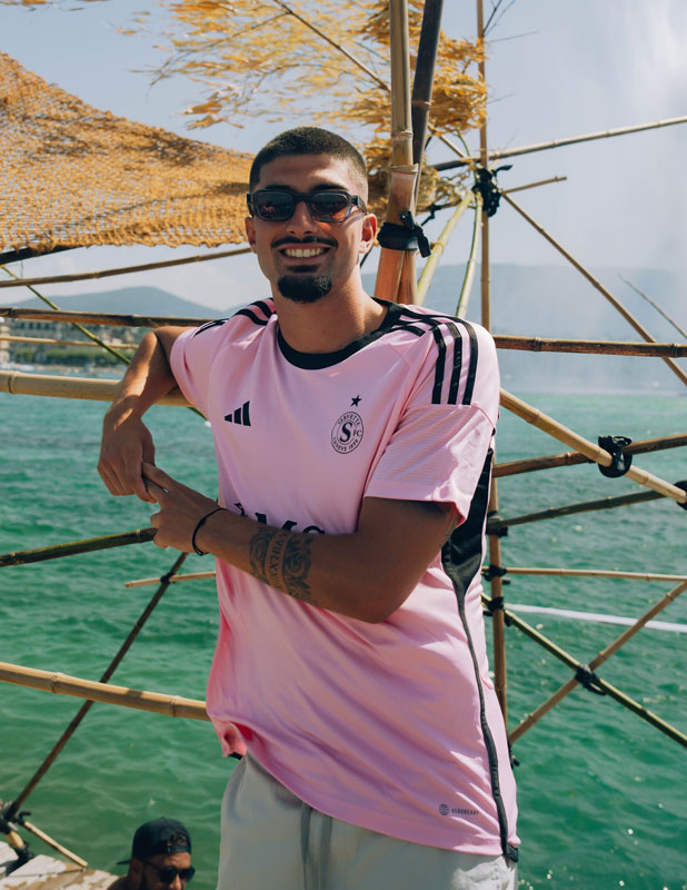 リゾート感がすごい！常本所属のセルヴェット、「夏のジュネーブ」をイメージしたピンクの新ユニを発表｜写真5