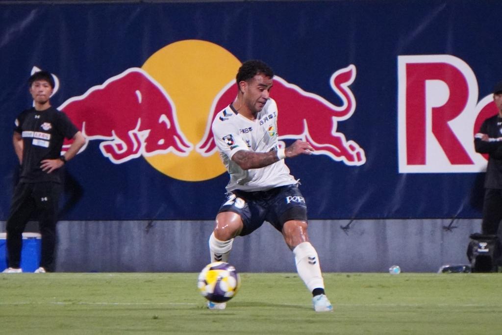 FWカルリーニョス・ジュニオが「頭でもゴールを決められる」と決勝点！J2ジェフユナイテッド千葉が国立の借りを返す｜写真4