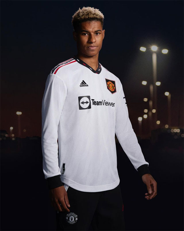 マンチェスター・ユナイテッド、22-23新アウェイユニフォーム発表！デザインは「懐かしき90年代」｜写真6