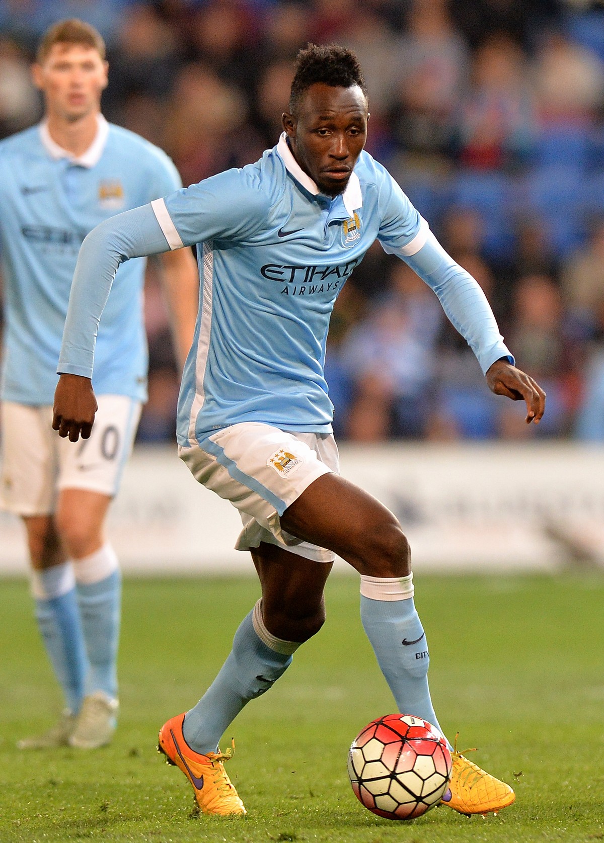 ファン以外は知らない？マンチェスター・シティの「いまアジアや南米で現役を続けるOB選手」5名｜写真3