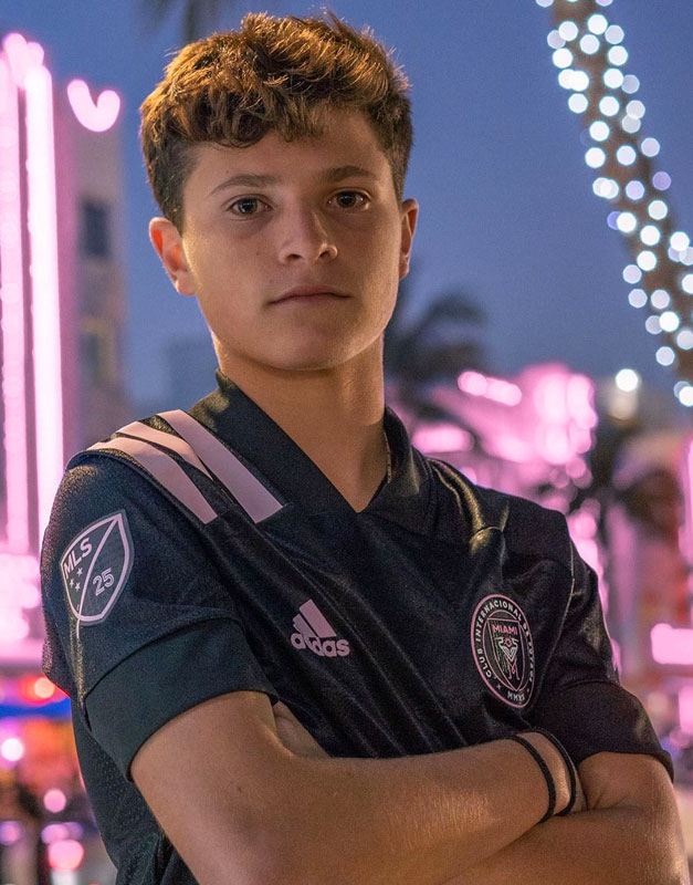 インテル・マイアミ、初のMLSユニフォームを発表！オーナー「ベッカムユニ」も登場｜写真4