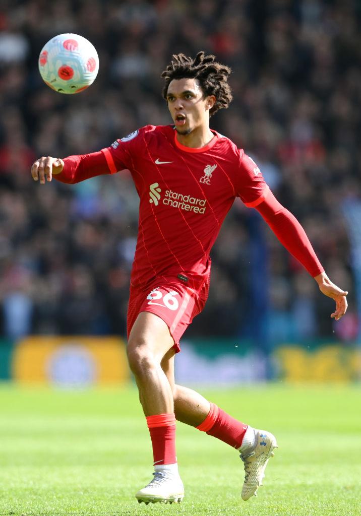 プレミアリーグで「最もアシストした最攻ディフェンダー」10名｜写真8