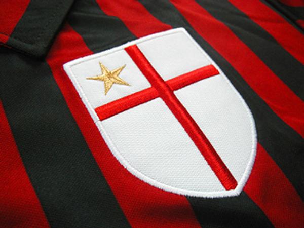 ミランとPUMAが来年発売「125周年記念ユニフォーム」プロジェクトを始動！伝説“100周年記念ユニ”はこうだった｜写真6