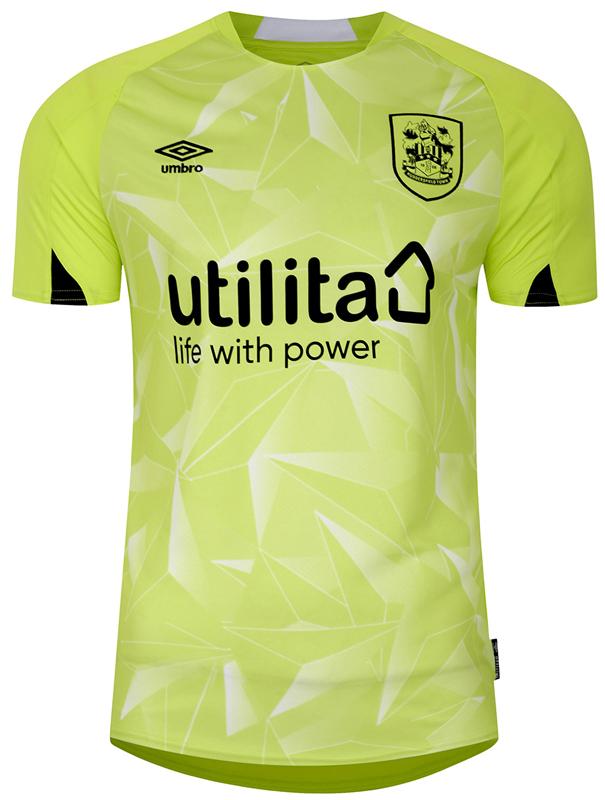 中山雄太が先発復帰！古豪ハダーズフィールドの今季ユニ、実は“伝説”に敬意の100周年記念モデル｜写真5