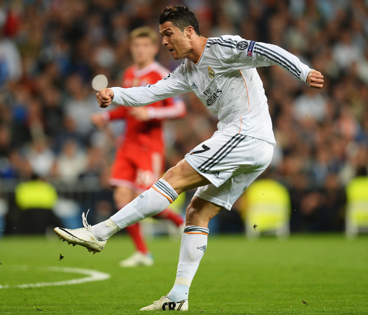 「C・ロナウドが履いた！最高にかっこいいスパイクTOP5」｜写真7