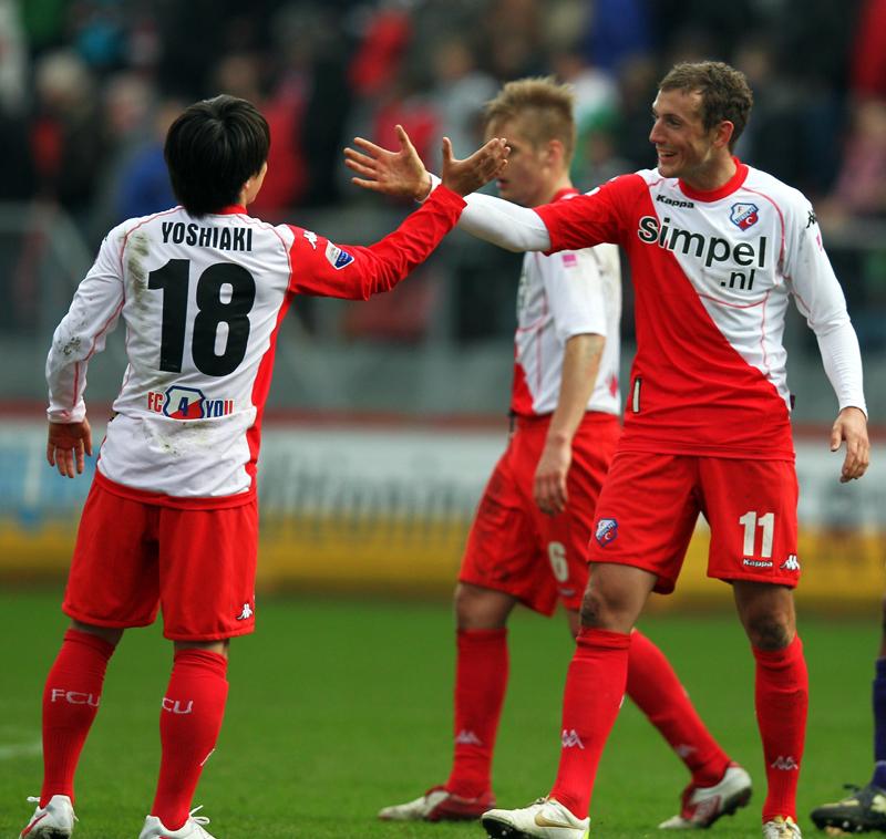 高木善朗、オランダで残した爪跡！ユトレヒト「2011-12ホーム」ユニフォーム｜写真4