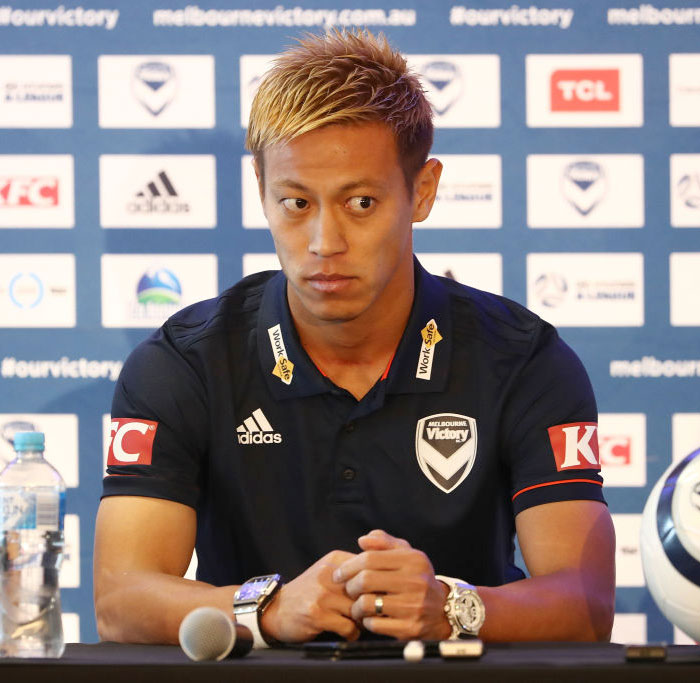 本田のメルボルン・V、今も使用中の2017-18ユニフォーム！あのポロシャツも掲載｜写真7