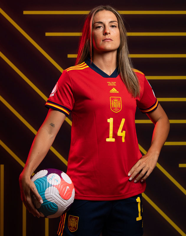 「女子専用ユニフォーム」を着た5つの“男子”代表チーム｜写真4