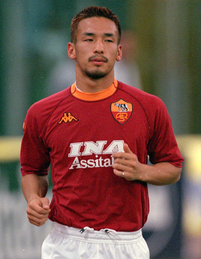 中田英寿、印象に残る「伝説のセリエA時代」ユニフォーム7着｜写真4