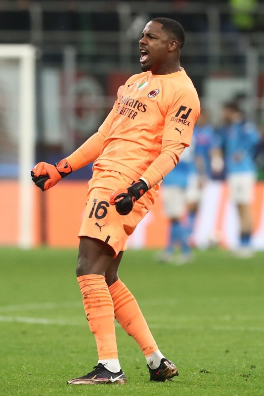 日本のスパイクも！CL4強クラブ、ポジション別で見る着用スパイクの傾向（GK編）｜写真5