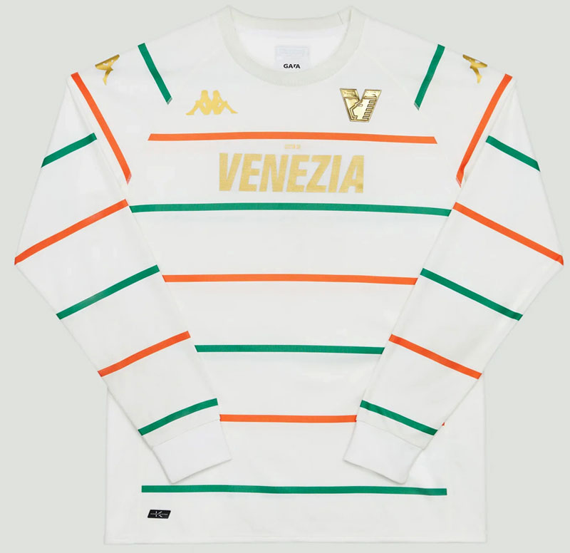 圧巻の美しさ！ヴェネツィア、エレガントな「2022-23新ユニフォームまとめ」｜写真5