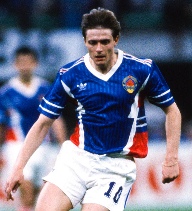 カタールW杯を前に見る、1990年イタリア大会「最高にかっこいいユニフォーム」10選｜写真4