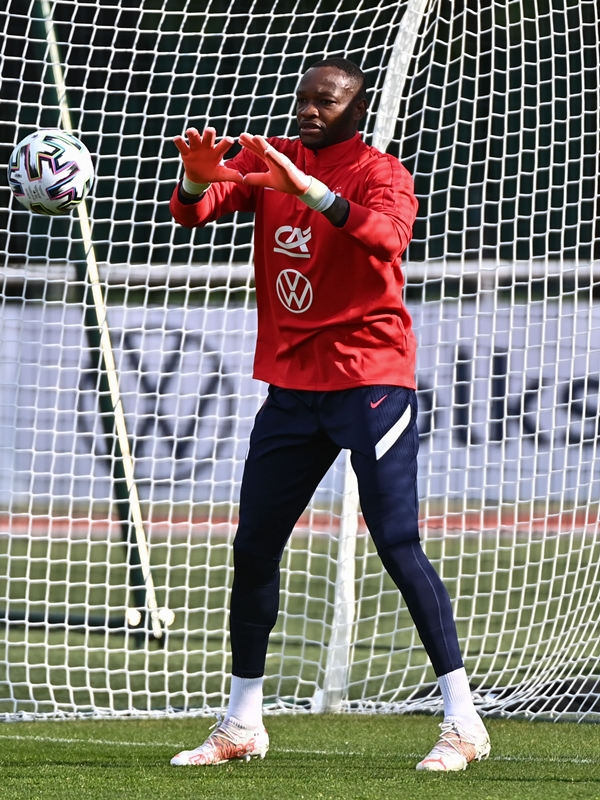 3大メーカーが激闘中！フランス代表の着用スパイクまとめ（EURO2020）｜写真16