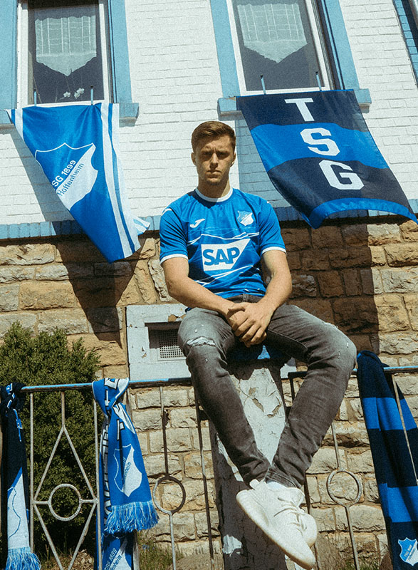 ホッフェンハイム、2022-23新ユニフォーム発表！美しく「丘陵」を描く｜写真5