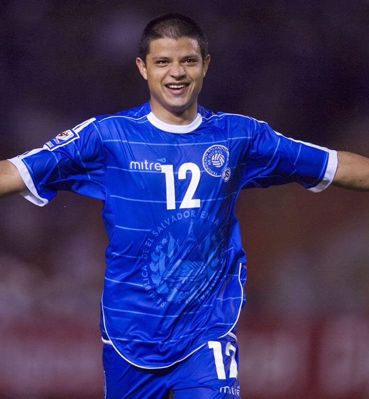 エルサルバドル代表、美しき“透かし”デザイン！今こそ推したい「懐かしユニフォーム」｜写真5