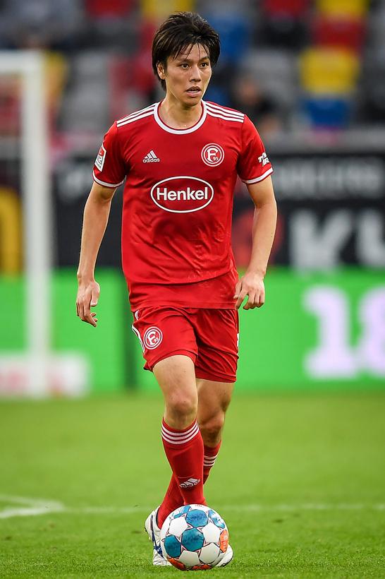 全部わかる？日本代表の海外組、「所属チームのユニフォーム姿」まとめ｜写真5