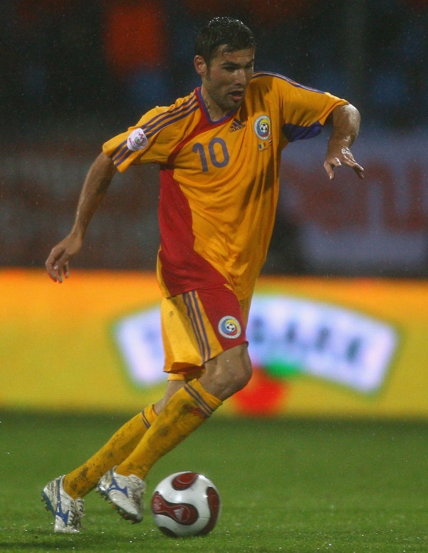 中島翔哉にマラドーナも！ミズノを履いた世界の「代表10番たち」｜写真6