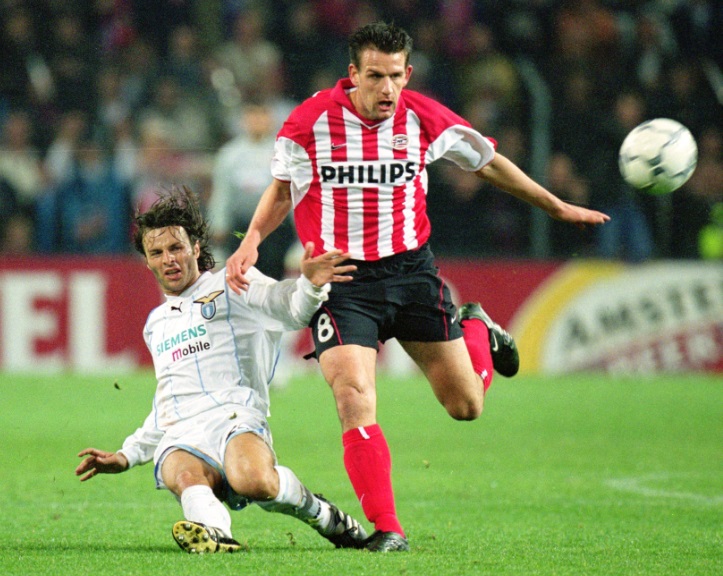 「背番号8」なのにゴリゴリのストライカーだった8人｜写真12