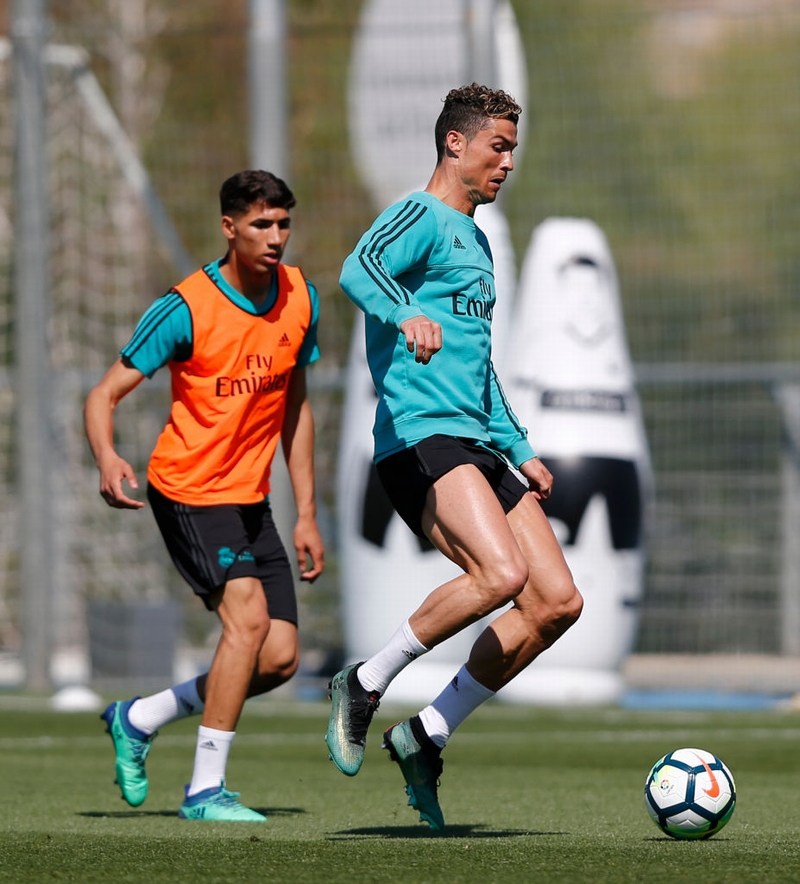 「メッシ＆ロナウド両方とクラブチームで同僚だった」10名の貴重な選手たち｜写真3