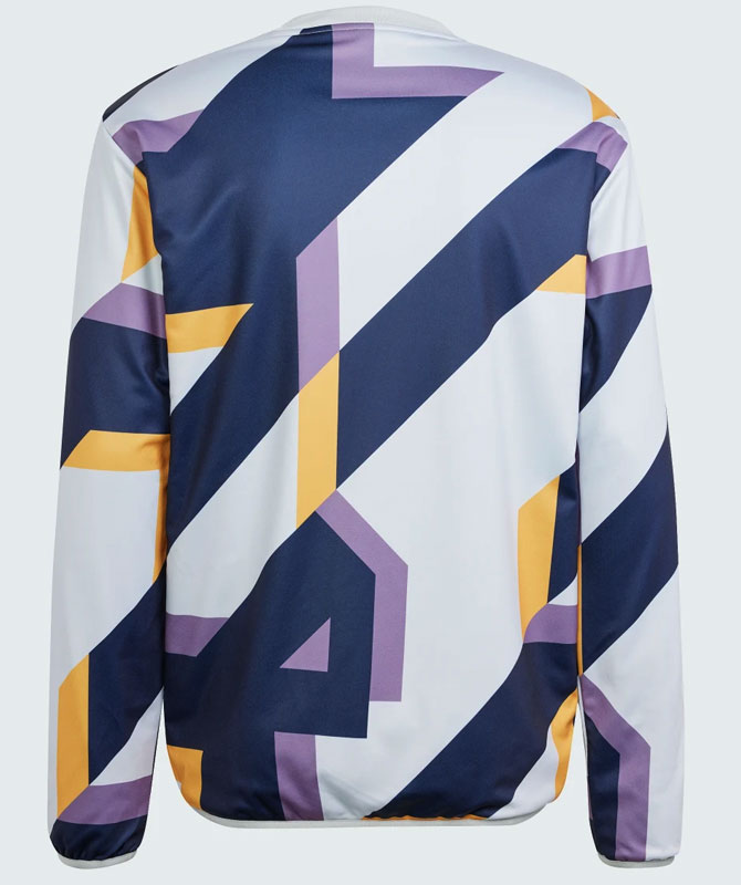 レアル・マドリー、最新の「adidasトレーニングウェア」が登場！大胆な“プレマッチ”は要チェック｜写真4