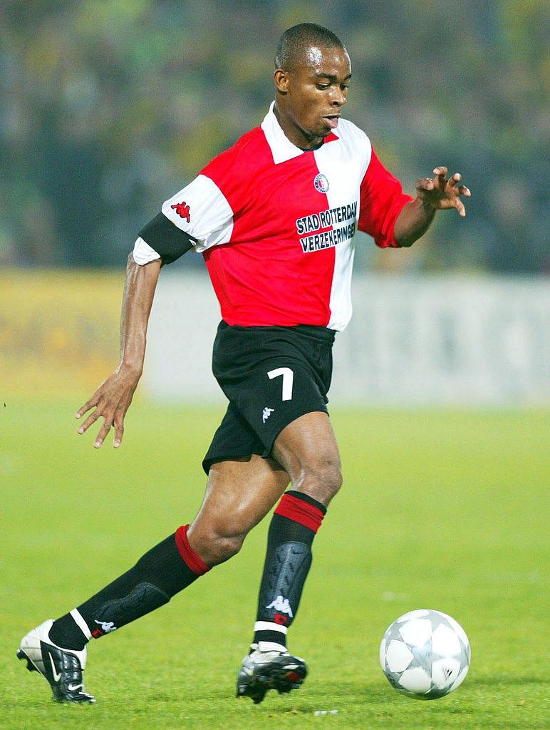 小野伸二が戦った「UEFAカップ決勝」フェイエノールトのスタメン11名覚えてる？｜写真6