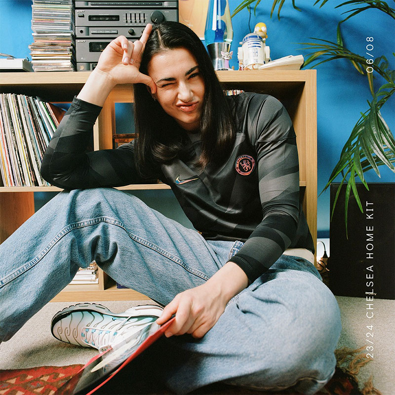 チェルシーが23-24新ユニフォーム発表！90年代後半「伝説ユニへのオマージュ」らしい｜写真7