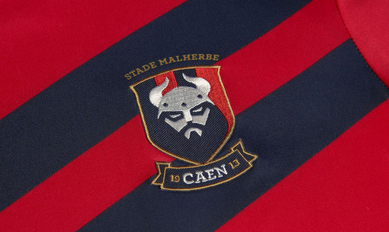 胸には強面のヴァイキング！でもスタイリッシュなカーンの17-18ユニフォーム｜写真10