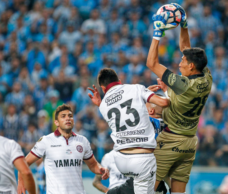 リベルタドーレス「初決勝」を戦うラヌースの2017-18ユニフォーム！｜写真8