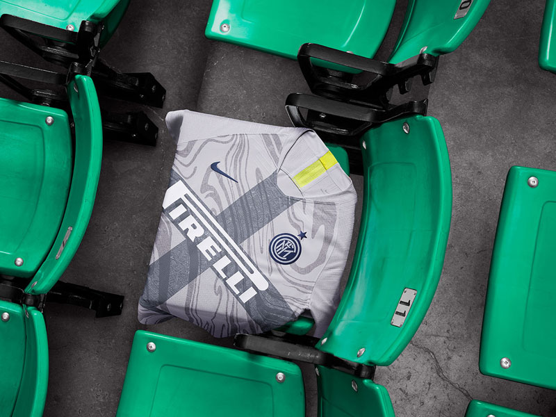 インテル、「大聖堂」に閃きを得た2018-19新サードユニフォーム！背番号も掲載｜写真6