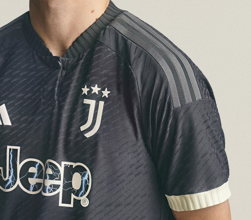 ユヴェントスが23-24新サードユニを発表！「建築物」と「ゴールキーパー」を同時に讃えるリブ編みデザイン｜写真4