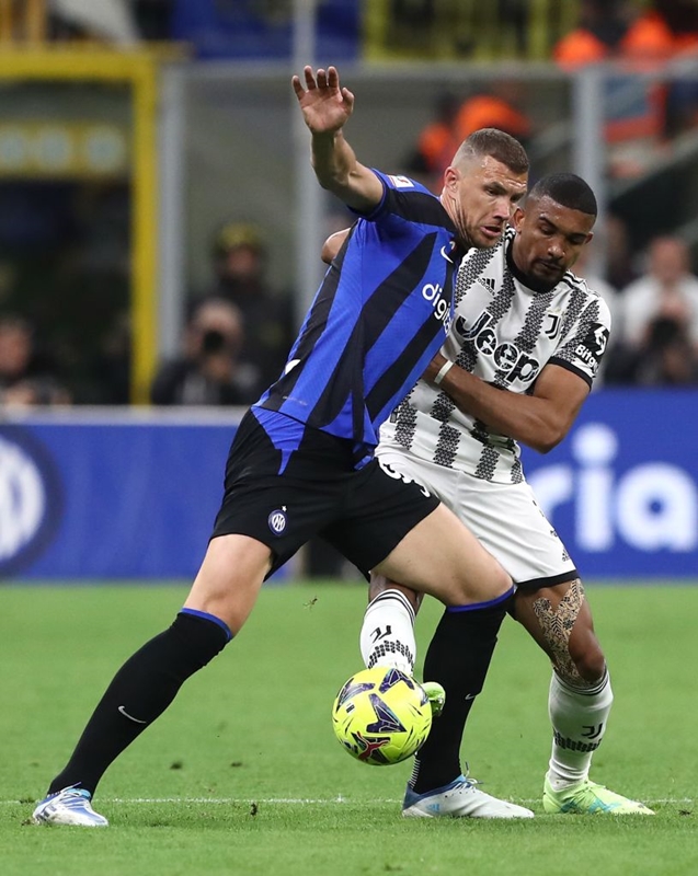 ベンゼマ！ハーランド！CL4強クラブ、ポジション別で見る着用スパイクの傾向（ストライカー編）｜写真11