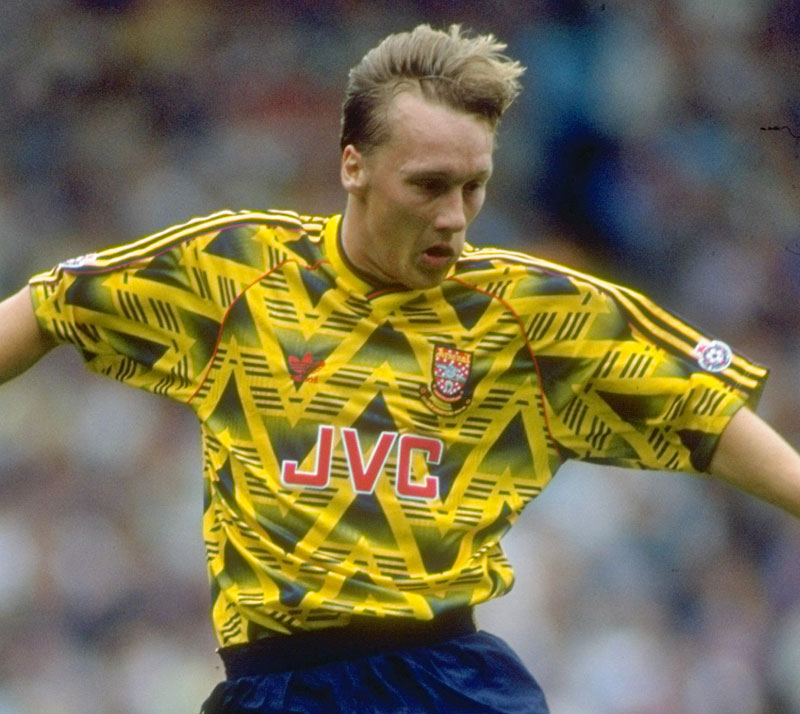 アーセナル、伝説の「傷んだバナナ」再来の2019-20アウェイユニフォーム発表！｜写真4