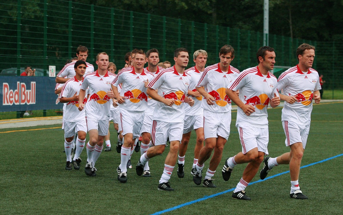 大宮に経営参画の噂…レッドブルが「スポーツに巨額を投資するワケ」とは？“原価13円の利益率”とブランド価値の重要性｜写真6