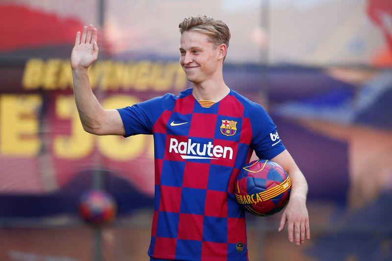 現役Jリーガーも！バルセロナが最も高く買った11人｜写真7