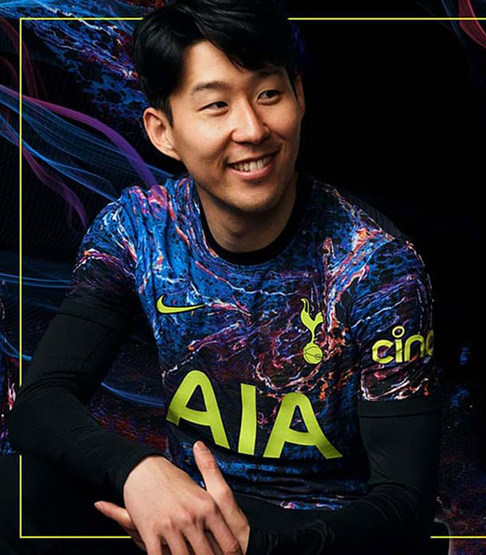 トッテナム、「斬新すぎて言葉がでない」21-22新ユニフォームを発表｜写真4